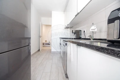 Apartamento T2 para Venda em Santo António dos Cavaleiros e Frielas