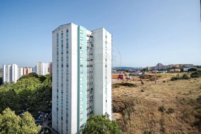 Apartamento T2 para Venda em Santo António dos Cavaleiros e Frielas
