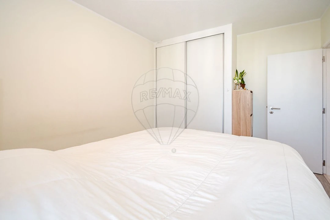 Apartamento T2 para Venda em Santo António dos Cavaleiros e Frielas Foto 14
