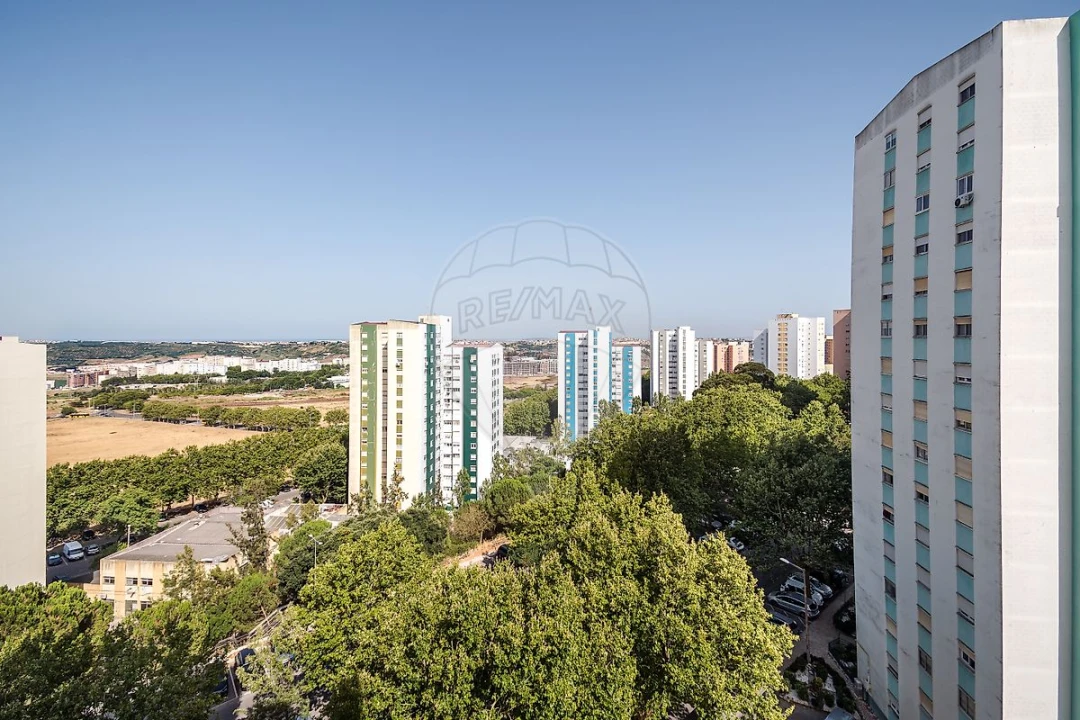 Apartamento T2 para Venda em Santo António dos Cavaleiros e Frielas Foto 20