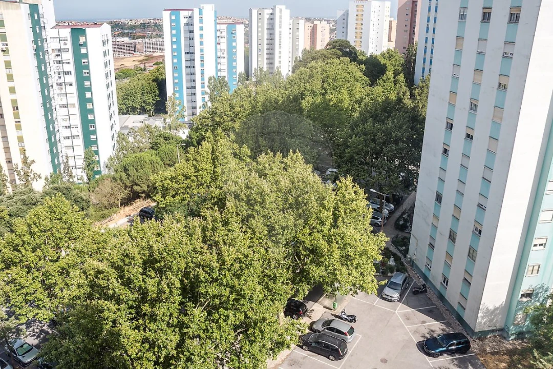 Apartamento T2 para Venda em Santo António dos Cavaleiros e Frielas Foto 22