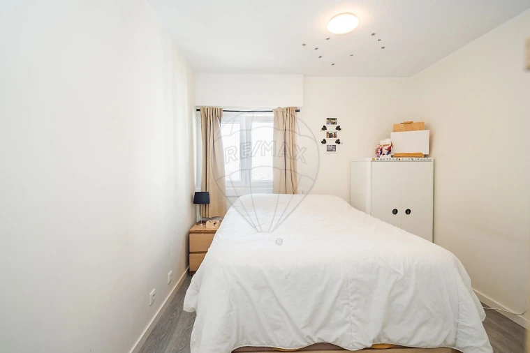 Apartamento T2 para Venda em Santo António dos Cavaleiros e Frielas Foto 13