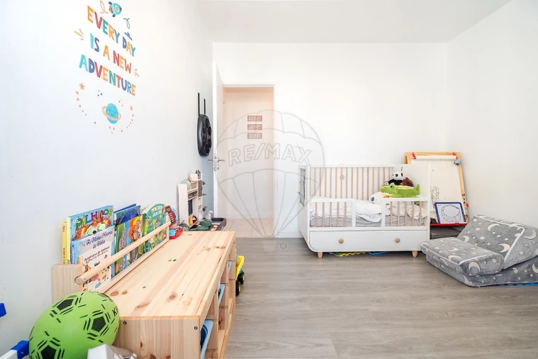Apartamento T2 para Venda em Santo António dos Cavaleiros e Frielas Foto 17