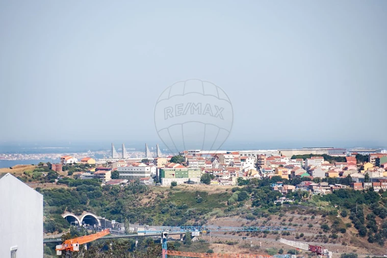 Apartamento T2 para Venda em Santo António dos Cavaleiros e Frielas Foto 21