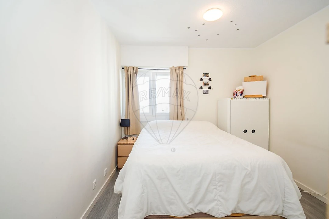 Apartamento T2 para Venda em Santo António dos Cavaleiros e Frielas Foto 13