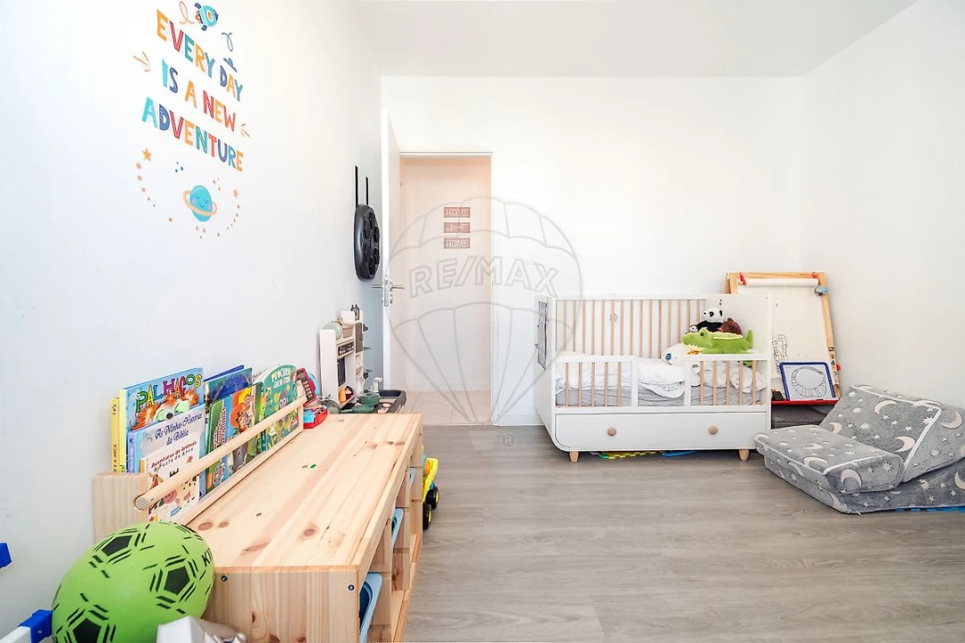 Apartamento T2 para Venda em Santo António dos Cavaleiros e Frielas Foto 17