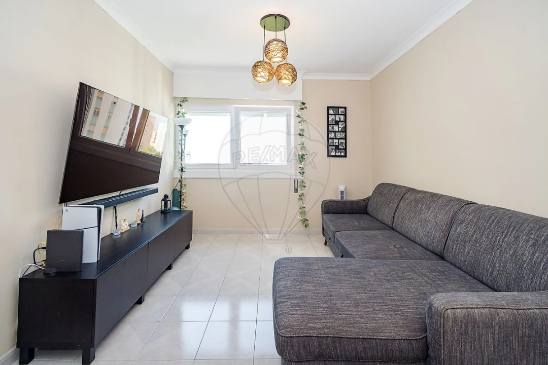 Apartamento T2 para Venda em Santo António dos Cavaleiros e Frielas Foto 10