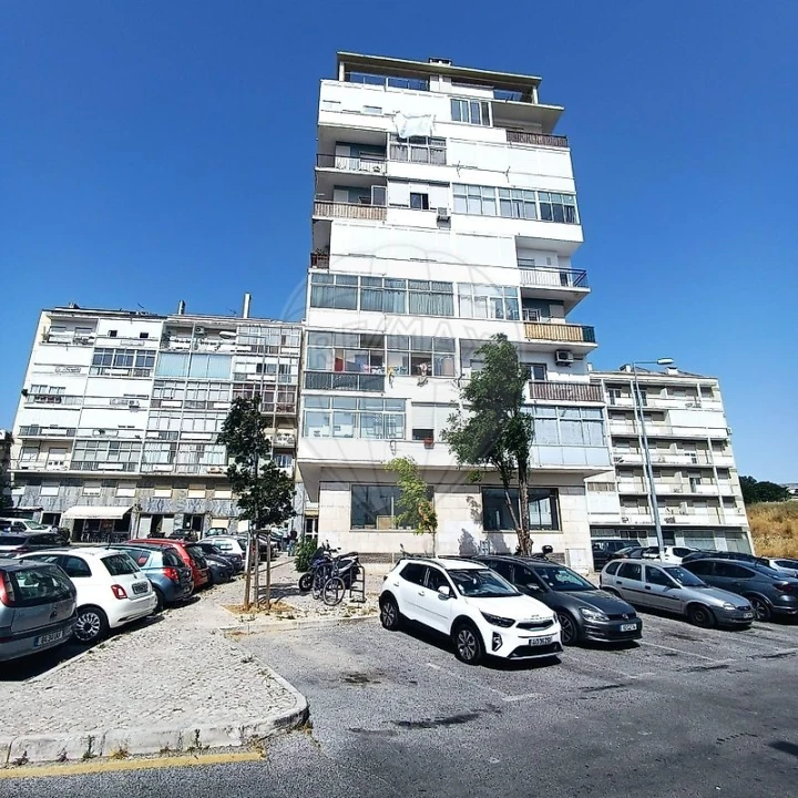 Apartamento T2 para Arrendamento em Penha de França Foto 4