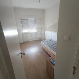Apartamento T2 para Arrendamento em Penha de França