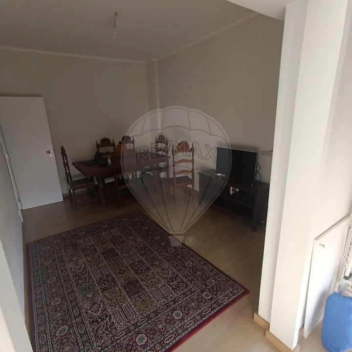 Apartamento T2 para Arrendamento em Penha de França Foto 7