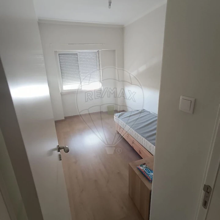 Apartamento T2 para Arrendamento em Penha de França Foto 2