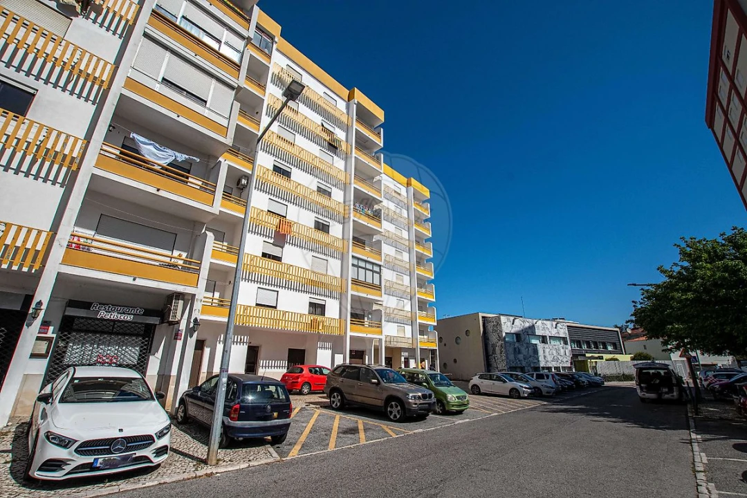 Apartamento T3 para Venda em Castanheira do Ribatejo e Cachoeiras Foto 2
