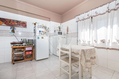 Apartamento T3 para Venda em Castanheira do Ribatejo e Cachoeiras