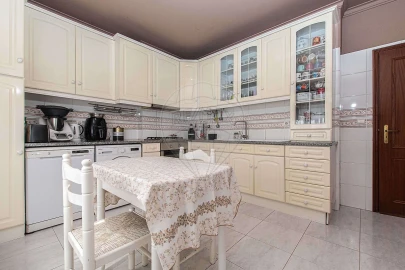 Apartamento T3 para Venda em Castanheira do Ribatejo e Cachoeiras