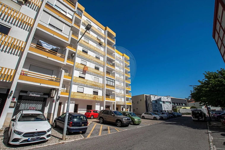 Apartamento T3 para Venda em Castanheira do Ribatejo e Cachoeiras Foto 2