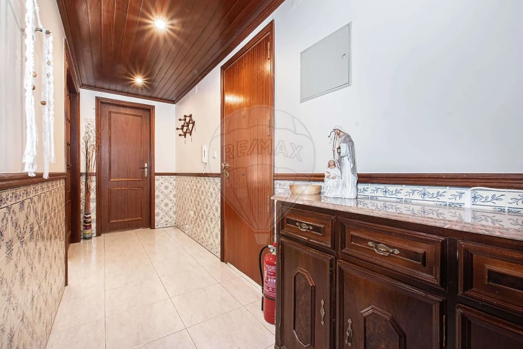 Apartamento T3 para Venda em Castanheira do Ribatejo e Cachoeiras Foto 9