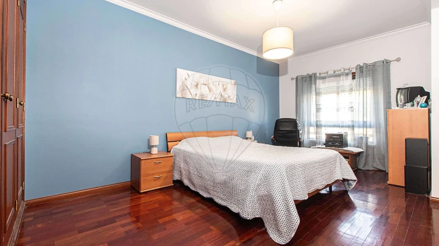 Apartamento T3 para Venda em Castanheira do Ribatejo e Cachoeiras