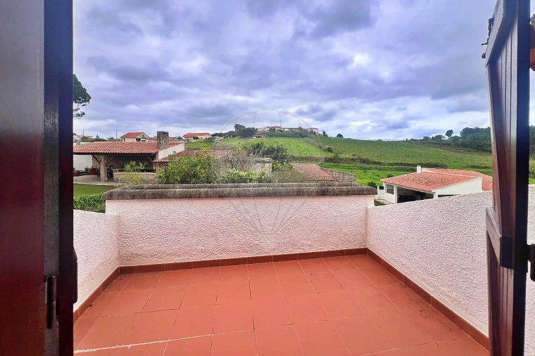 Moradia T2 para Arrendamento em Santa Maria, São Pedro e Sobral da Lagoa Foto 10