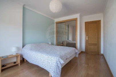 Apartamento T2 para Venda em Carregado e Cadafais