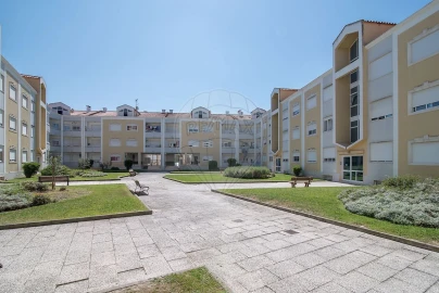 Apartamento T2 para Venda em Carregado e Cadafais