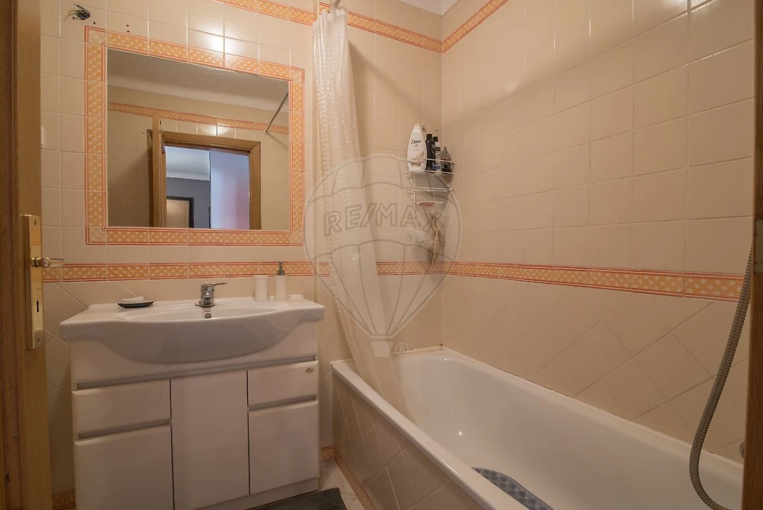Apartamento T2 para Venda em Carregado e Cadafais Foto 8