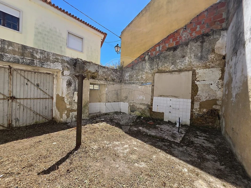 Moradia T3 para Venda em Arranho Foto 5