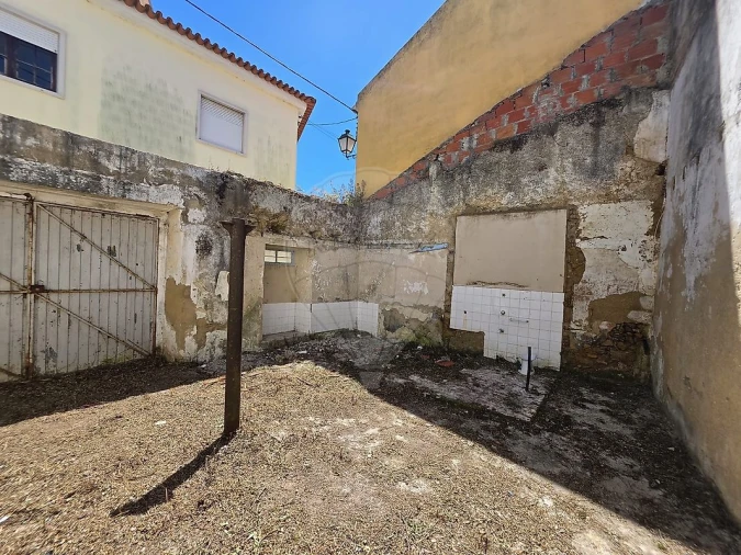 Moradia T3 para Venda em Arranho Foto 5