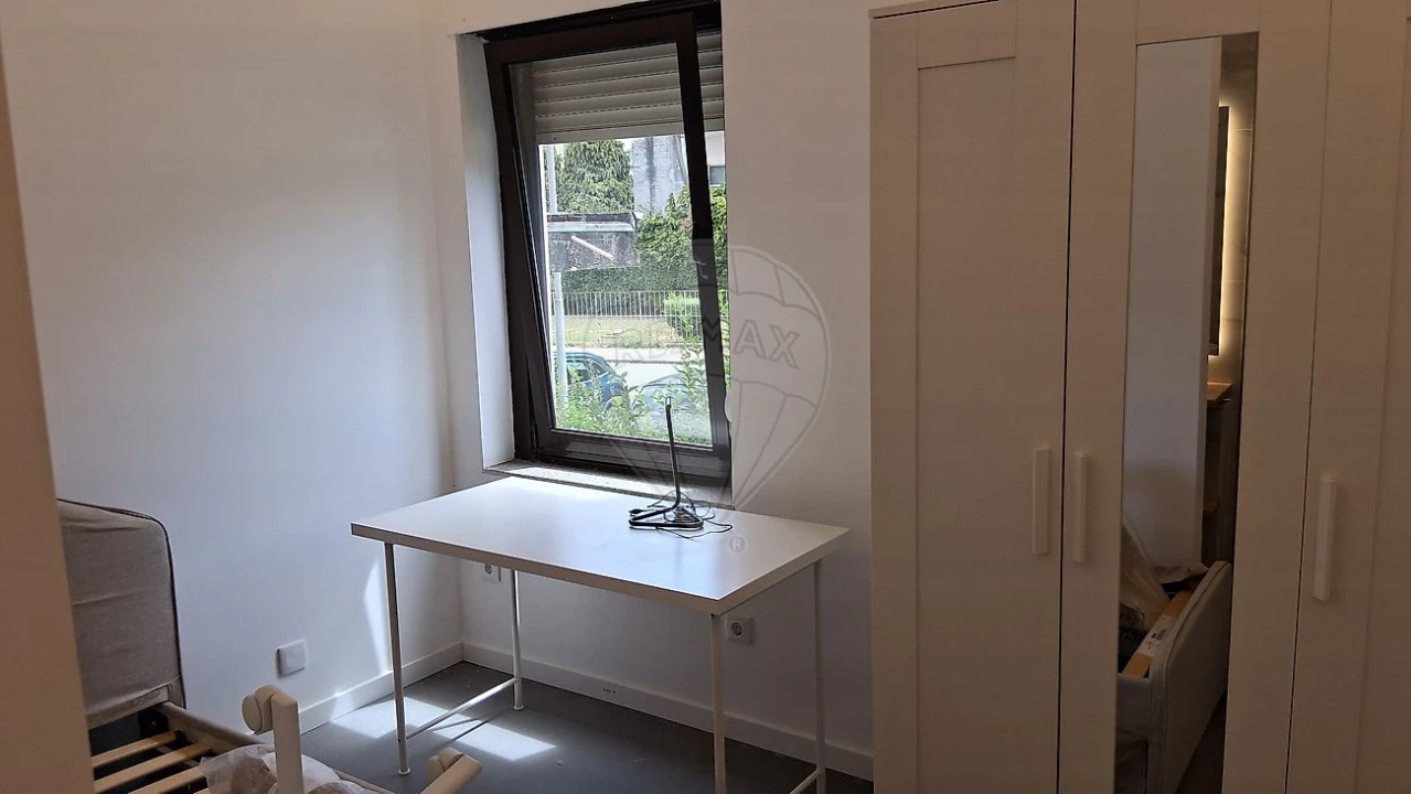 Apartamento T4 para Venda em Paranhos Foto 10