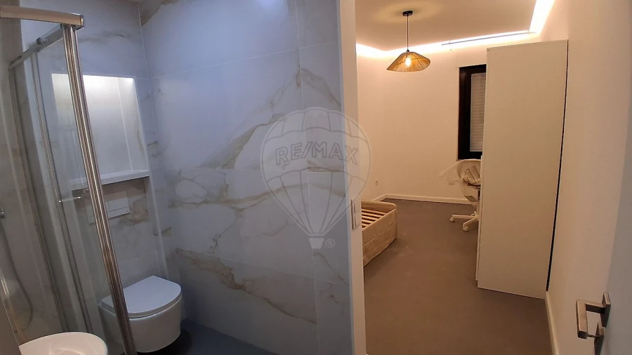 Apartamento T4 para Venda em Paranhos Foto 12