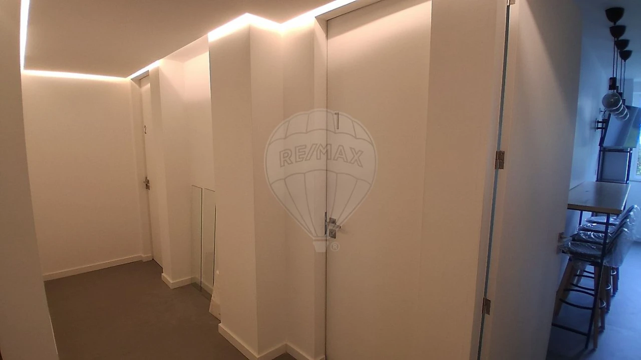 Apartamento T4 para Venda em Paranhos Foto 1