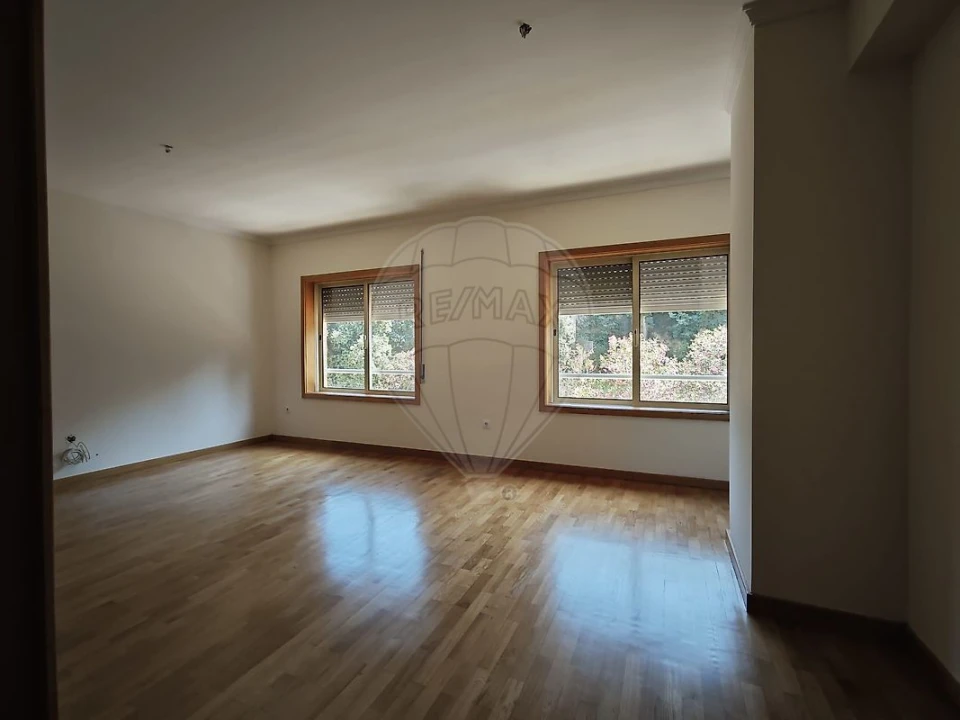 Apartamento T3 para Venda em Oliveira do Douro Foto 5