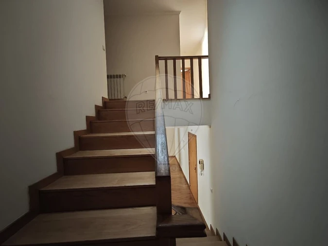 Apartamento T3 para Venda em Oliveira do Douro Foto 17