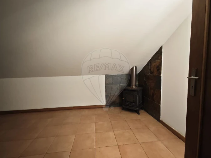 Apartamento T3 para Venda em Oliveira do Douro Foto 18