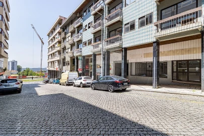 Loja para Arrendamento em O. Azeméis, Riba-Ul, Ul, Macinhata Seixa, Madail