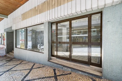Loja para Arrendamento em O. Azeméis, Riba-Ul, Ul, Macinhata Seixa, Madail