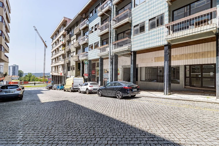 Loja para Arrendamento em O. Azeméis, Riba-Ul, Ul, Macinhata Seixa, Madail Foto 4