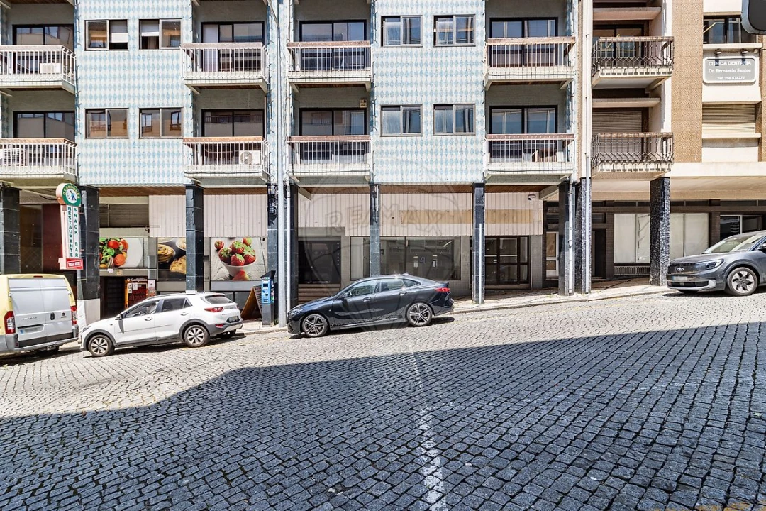 Loja para Arrendamento em O. Azeméis, Riba-Ul, Ul, Macinhata Seixa, Madail Foto 3