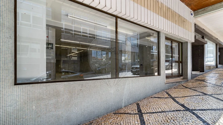Loja para Arrendamento em O. Azeméis, Riba-Ul, Ul, Macinhata Seixa, Madail