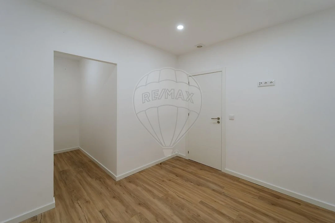 Apartamento T2 para Venda em Sobral de Monte Agraço Foto 16