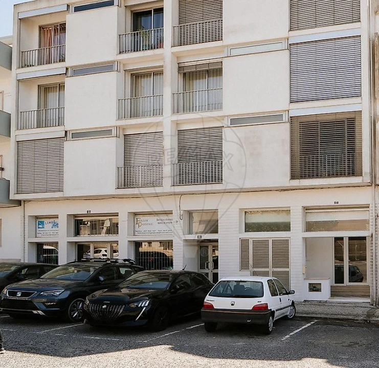 Apartamento T2 para Venda em Sobral de Monte Agraço Foto 2