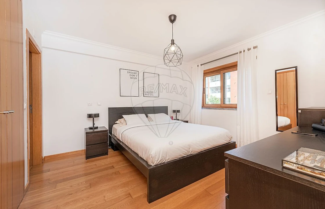 Apartamento T3 para Arrendamento em São Domingos de Rana Foto 25
