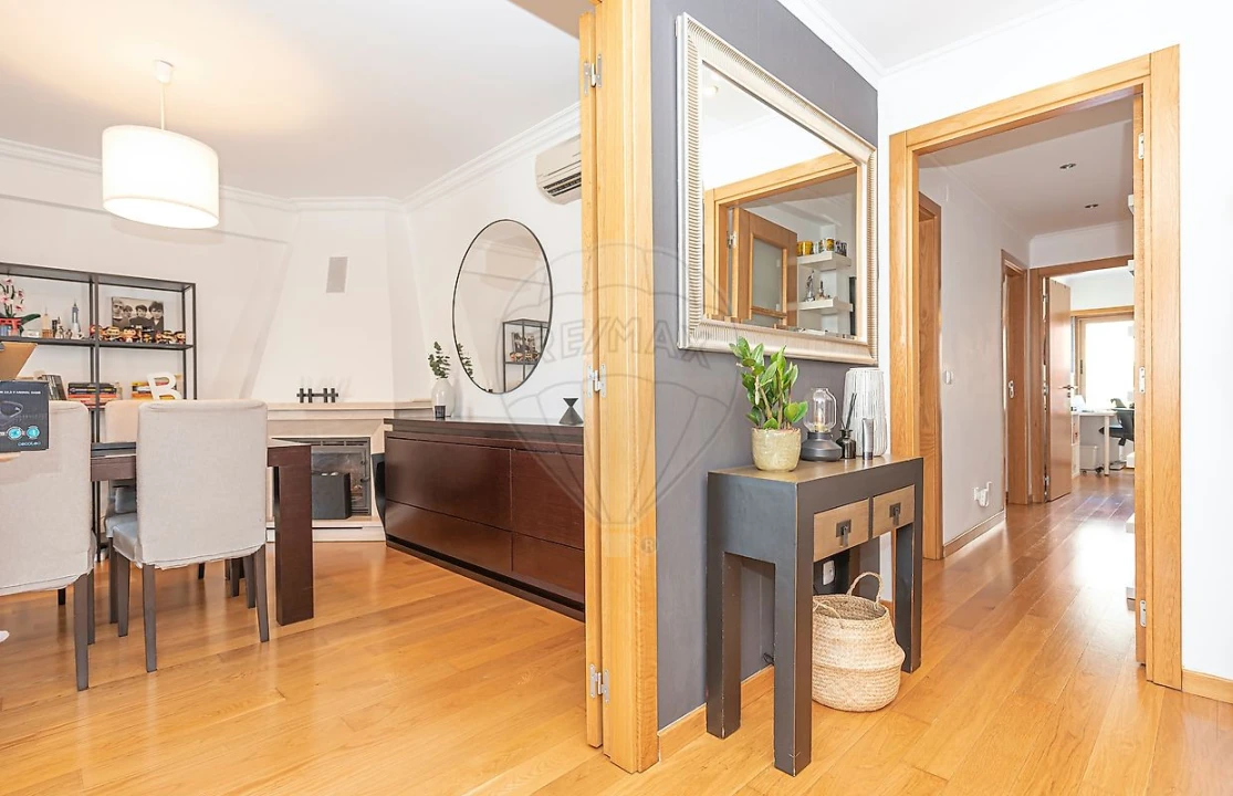 Apartamento T3 para Arrendamento em São Domingos de Rana Foto 32