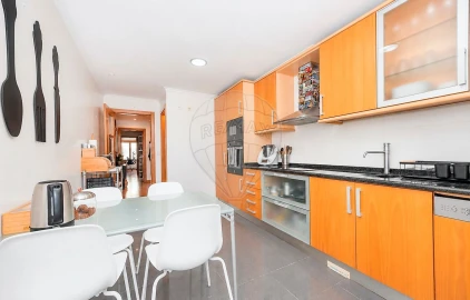 Apartamento T3 para Arrendamento em São Domingos de Rana