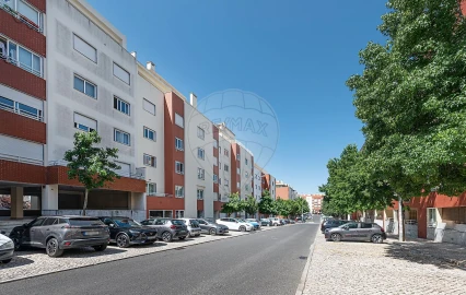 Apartamento T3 para Arrendamento em São Domingos de Rana