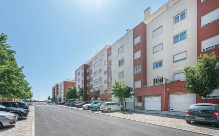 Apartamento T3 para Arrendamento em São Domingos de Rana