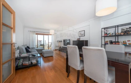Apartamento T3 para Arrendamento em São Domingos de Rana