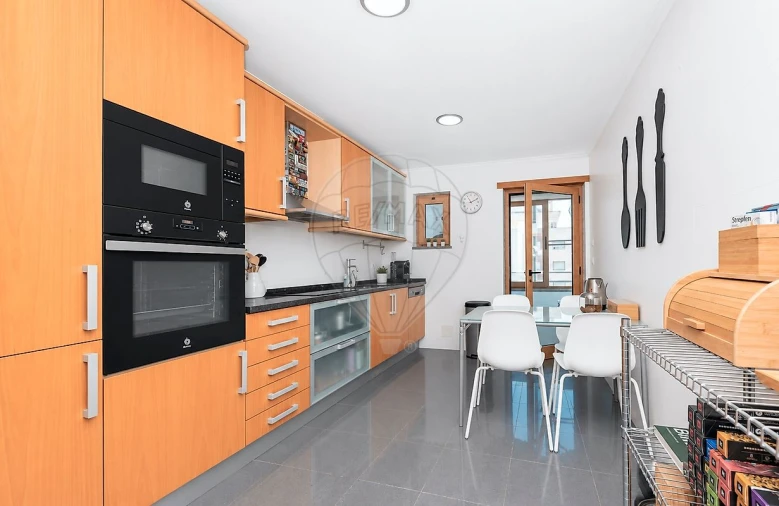 Apartamento T3 para Arrendamento em São Domingos de Rana Foto 15