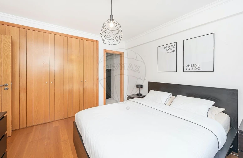 Apartamento T3 para Arrendamento em São Domingos de Rana Foto 27