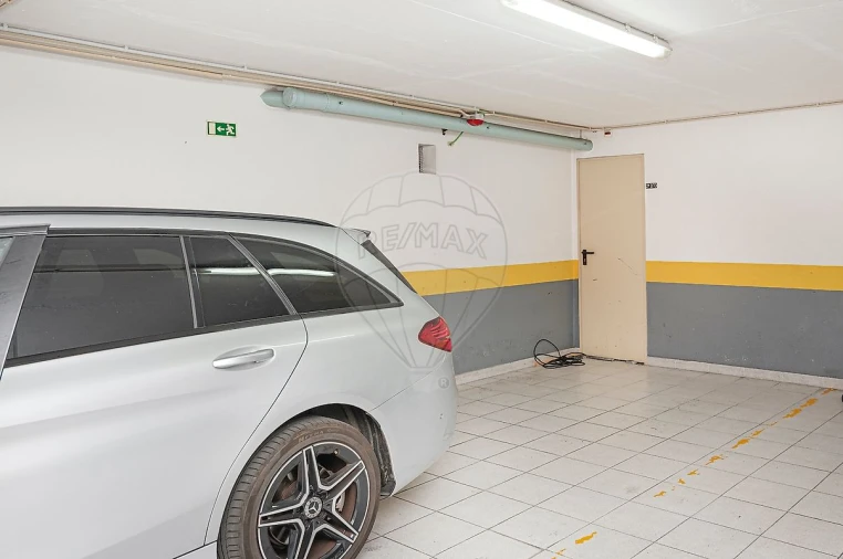 Apartamento T3 para Arrendamento em São Domingos de Rana Foto 35