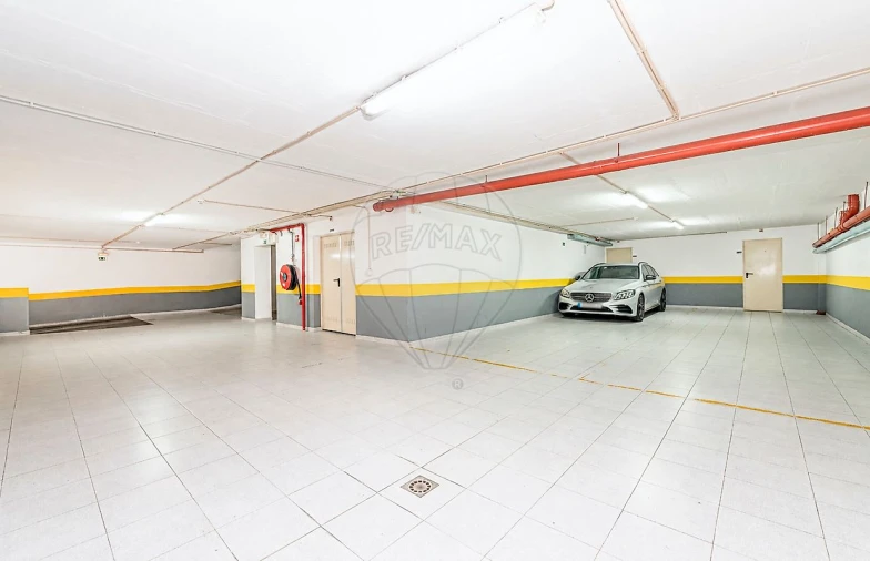 Apartamento T3 para Arrendamento em São Domingos de Rana Foto 33